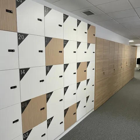Taquillas modulares con frentes de colores
